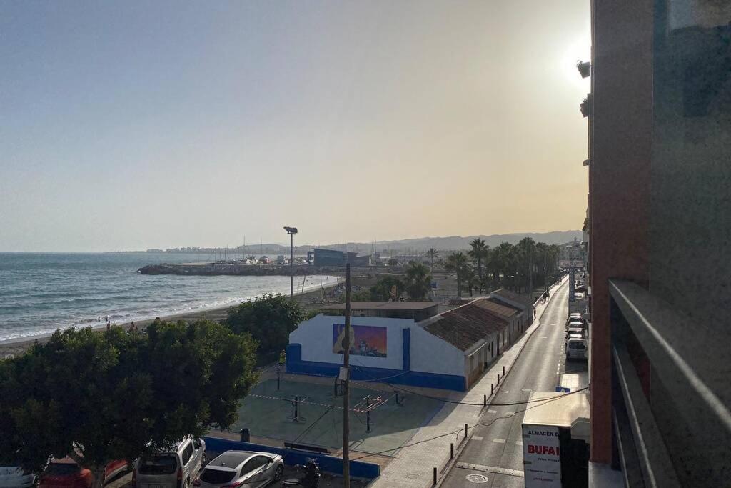Maravilloso Apartamento En Primera Linea De Playa Con Vistas Al Mar En Caleta De Velez 2 D Exterior photo