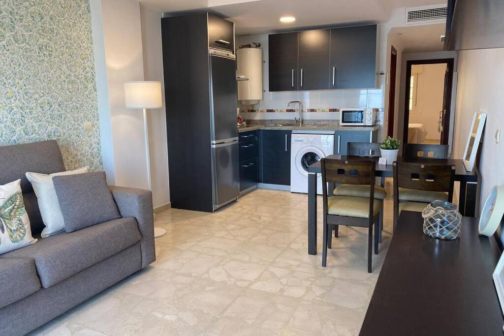 Maravilloso Apartamento En Primera Linea De Playa Con Vistas Al Mar En Caleta De Velez 2 D Exterior photo