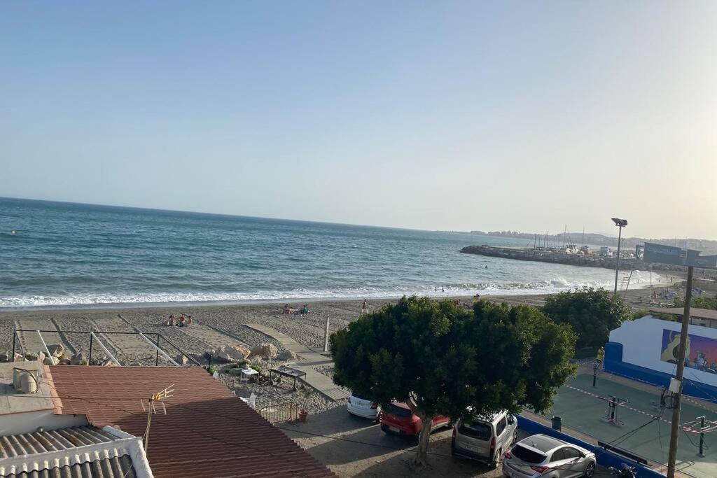 Maravilloso Apartamento En Primera Linea De Playa Con Vistas Al Mar En Caleta De Velez 2 D Exterior photo
