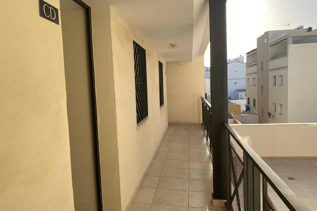 Maravilloso Apartamento En Primera Linea De Playa Con Vistas Al Mar En Caleta De Velez 2 D Exterior photo